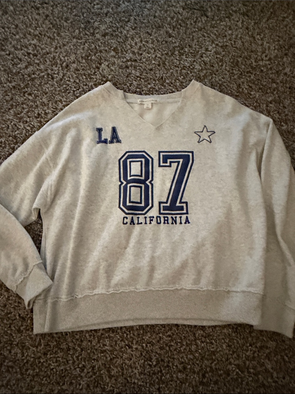 Aeropostale Cream V-Neck Sweatshirt with Navy '87 Graphic
